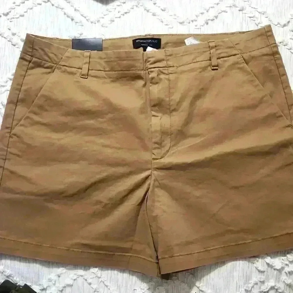 Banana Republic Flat front Chino Short
